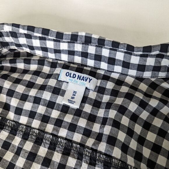 Old Navy Black and White Button Up - Picture 4 of 7